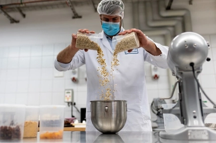Image Tate & Lyle food scientists combining ingredients.