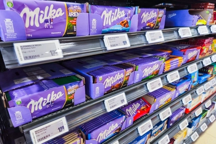 Image milka bars on supermarket shelf