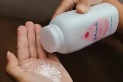 Johnson & Johnson babypowder talc