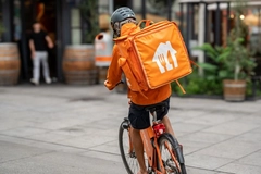 Just Eat Takeaway, Lieferando delivery