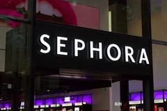 Image Sephora logo on a building facade