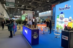 people at trade show trade show floor