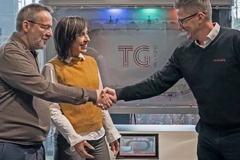 Image shaking hands