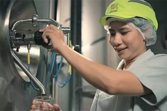 Image Nescafé coffee employee in Thailand.